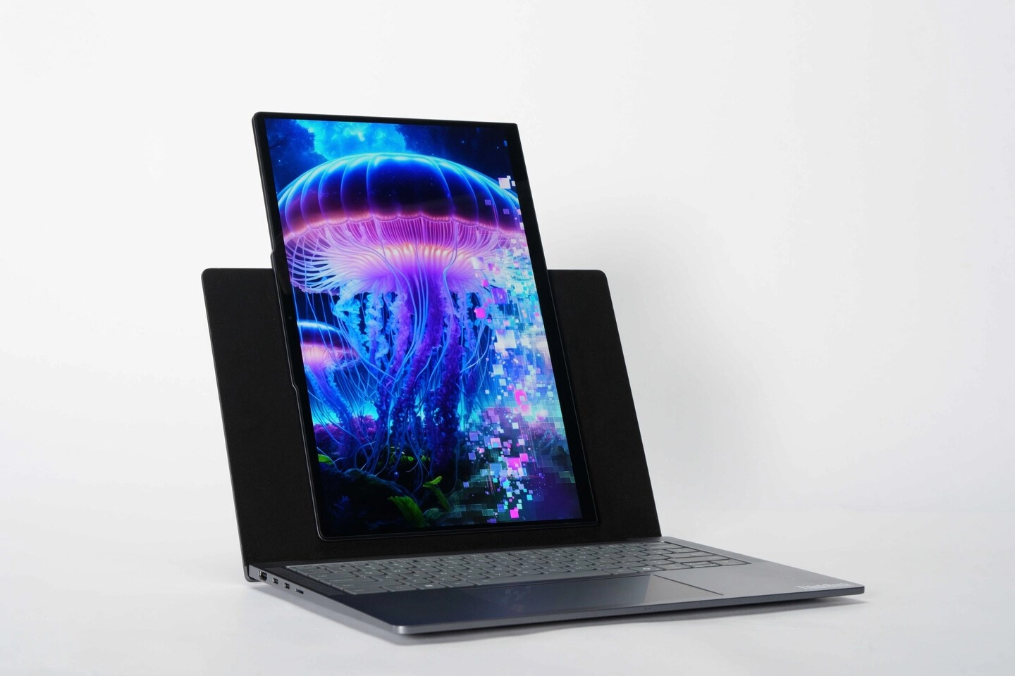 lenovo-ferqli-dizayni-ile-ifa-2025-e-damga-vurur