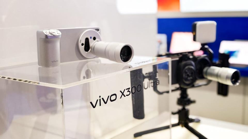 vivo-x300-ultra-200-mp-telefoto-kamera-ile-gelir